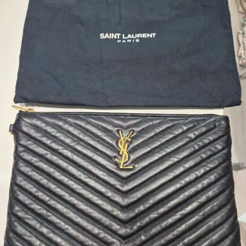 [BUNJANG] Saint Laurent Matelassé Clutch Black Gold Hardware / 생로랑 마틀라세 클러치 정품 블랙 금장