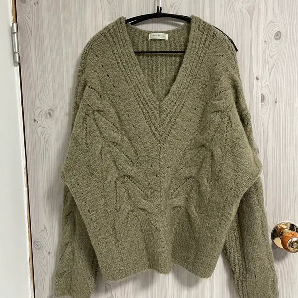 [BUNJANG] Loose Fit Cable Knit Sweater / 루즈핏 브이넥 꽈배기 니트