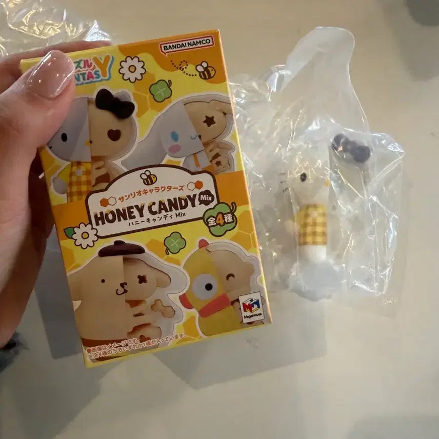 [BUNJANG] Hello Kitty Random Figure Puzzle / 헬로키티 랜덤 피규어 해체퍼즐