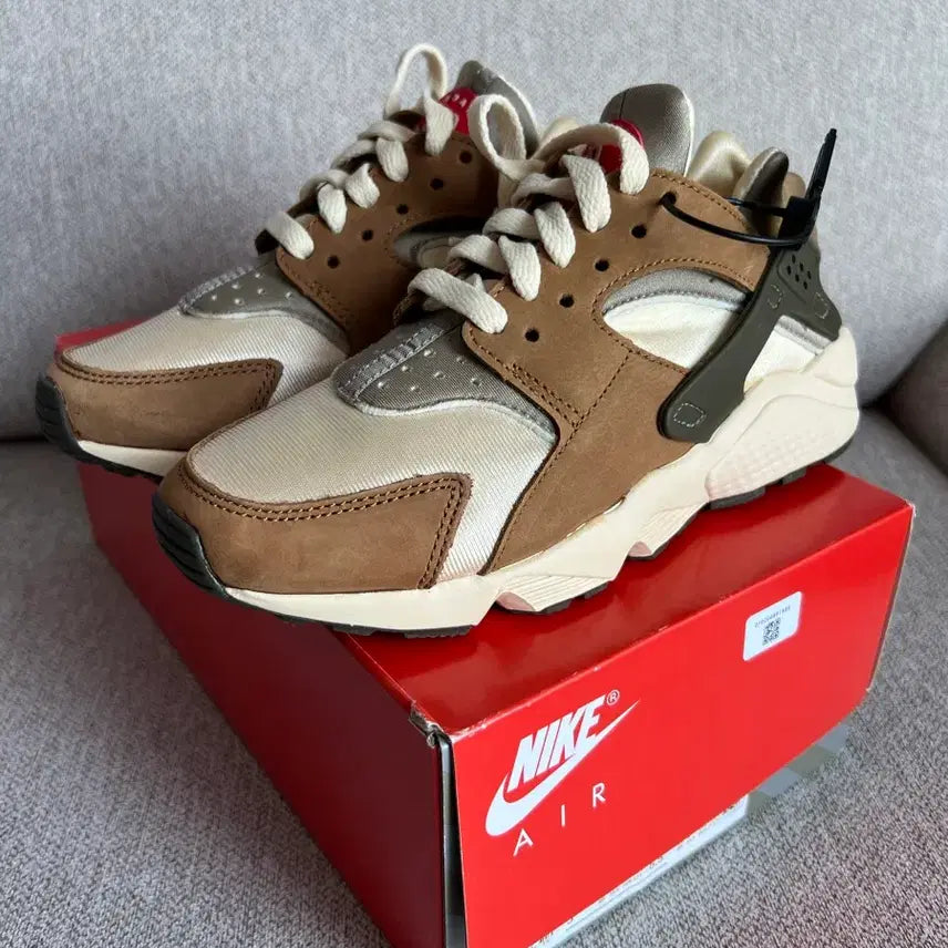 [BUNJANG] Nike Stussy Air Huarache Desert Oak Sneakers / 나이키 스투시 에어 허라취 235
