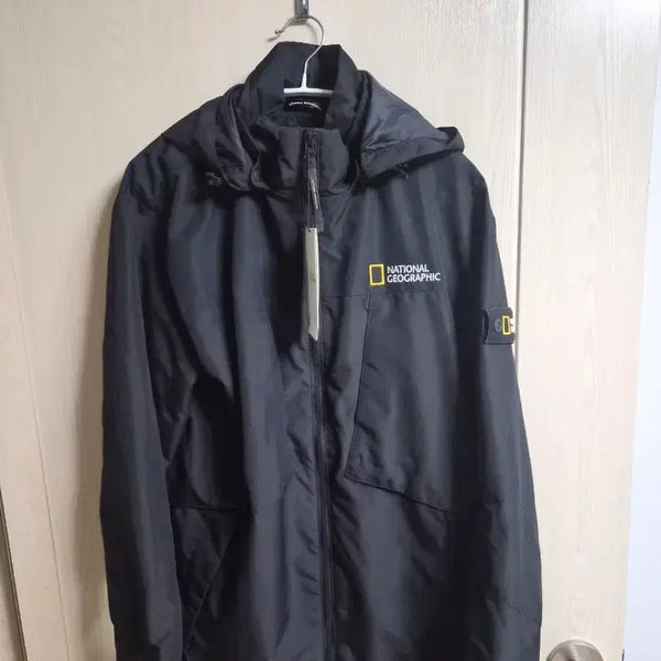 [BUNJANG] National Geographic Black Hooded Windbreaker Jacket / 내셔널지오그래픽 블랙 후드 바람막이 자켓