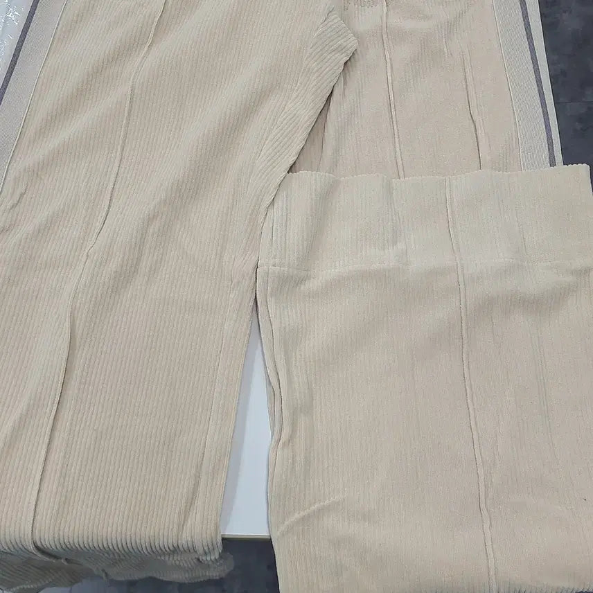 [BUNJANG] Palm Angels Golden Wide Corduroy Loose Track Pants Size 40 / 팜엔젤스 골덴 와이드 베이지 트랙팬츠 사이즈40 트레이닝복 코듀로이 루즈