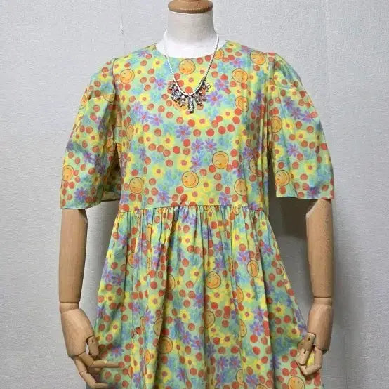 [BUNJANG] Smile Flower Pattern Mini Dress / 스마일 플라워 패턴 미니원피스