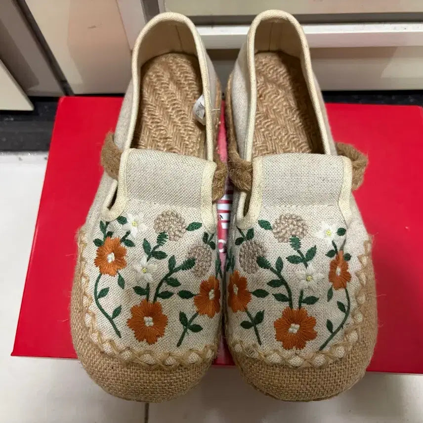 [BUNJANG] Embroidered Mori Girl Shoes / 자수 신발 모리걸 새것