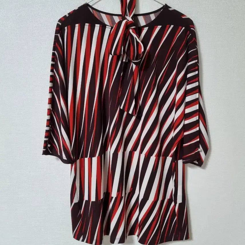 [BUNJANG] All For You 5-Part Sleeve T-Blouse / 올포유 소매5부 티블라우스 77.88