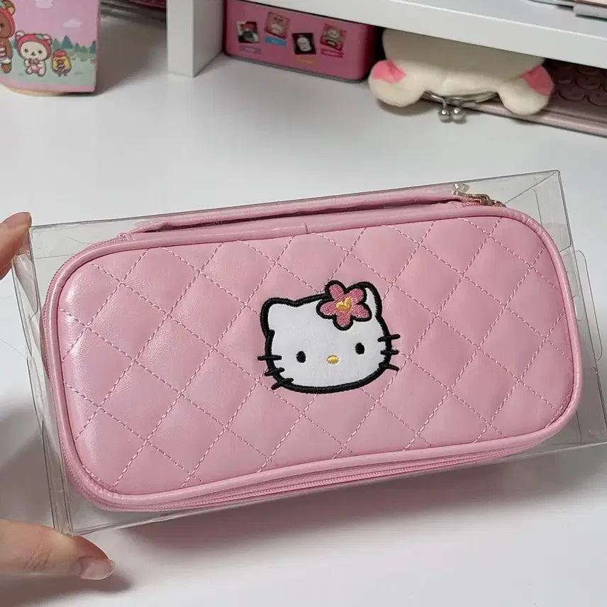 [BUNJANG] Hello Kitty Quilted Pouch (50th Anniversary) / 헬로키티 퀼트 퀼팅 파우치 (헬로키티 문방구 50주년)
