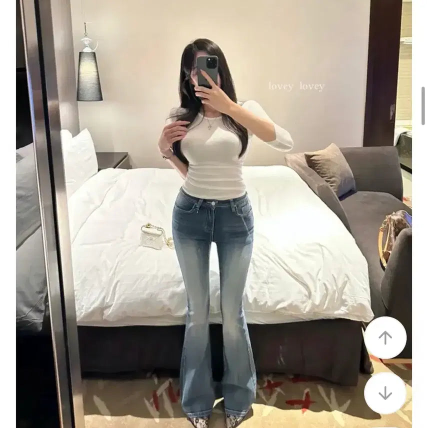 [BUNJANG] Lovvy Lovvy All Brush Long Bootcut Denim Pants (Dark Wash) / 에이블리 러비러비 올브러쉬 롱부츠컷 데님 팬츠 진청