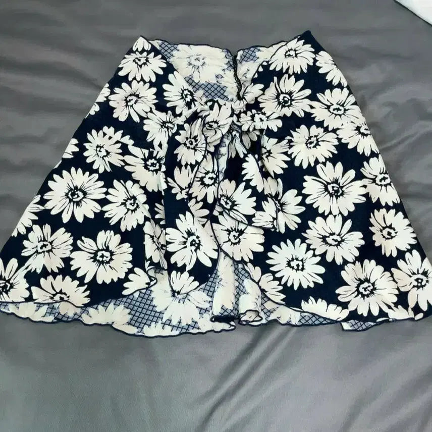 [BUNJANG] Flower Pattern Wrap Skirt Cover-up Bikini / 플라워 패턴 랩 스커트 수영복 비키니 커버업