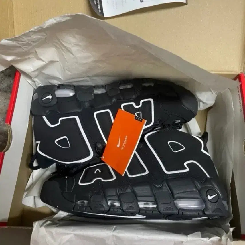 [BUNJANG] Nike Air More Uptempo Black White 250 Sneakers / 나이키 에어 모어 업템포 블랙 화이트 250