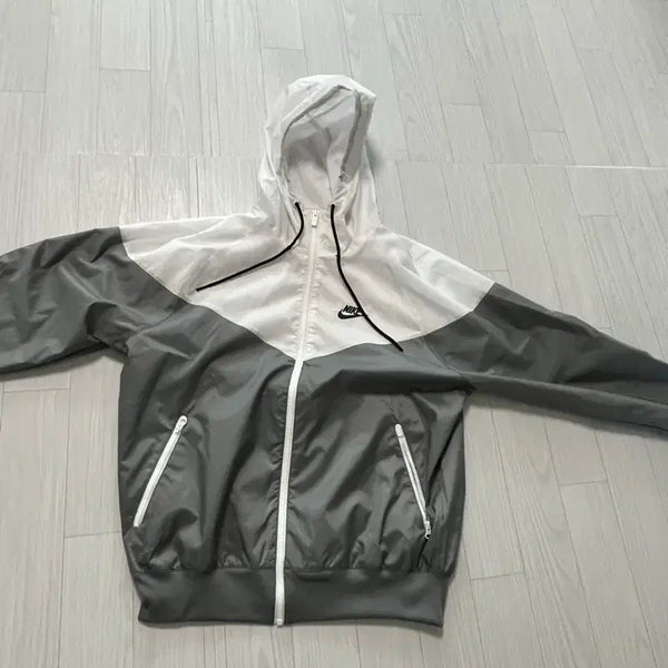 [BUNJANG] Nike Windrunner Smoke Gray Jacket / 나이키 윈드러너 바람막이 스모크 그레이 s사이즈