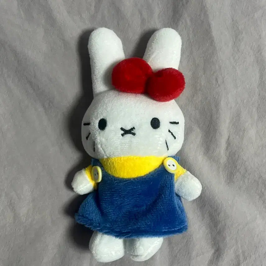 [BUNJANG] Miffy x Hello Kitty Charm / 미피키티키링