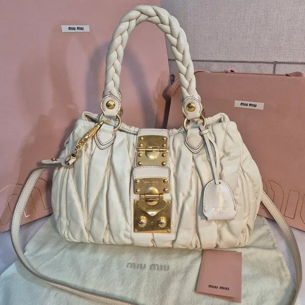[BUNJANG] Miu Miu Matelassé Two-Way Tote and Shoulder Bag / [미우미우] 마테라쎄 토트앤 숄더 투웨이백