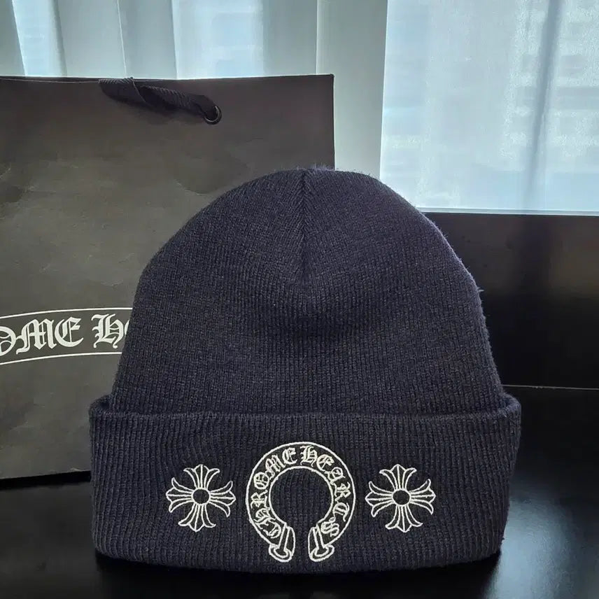 [BUNJANG] Chrome Hearts Horseshoe Knit Beanie (One Size, Paper Bag Included) / {클로젯}[Os][종이백 구성]크롬하츠 홀스슈 니트 비니