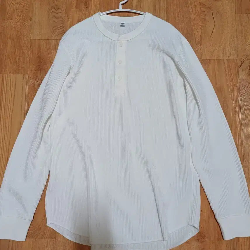 [BUNJANG] Uniqlo Waffle Henley Long Sleeve Shirt / 유니클로 와플 헨리넥 긴팔 화이트 L