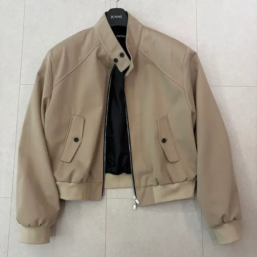 [BUNJANG] Junnue Baracuta Beige M Jumper / 준느 바라쿠타 베이지 M 을 라지로교환