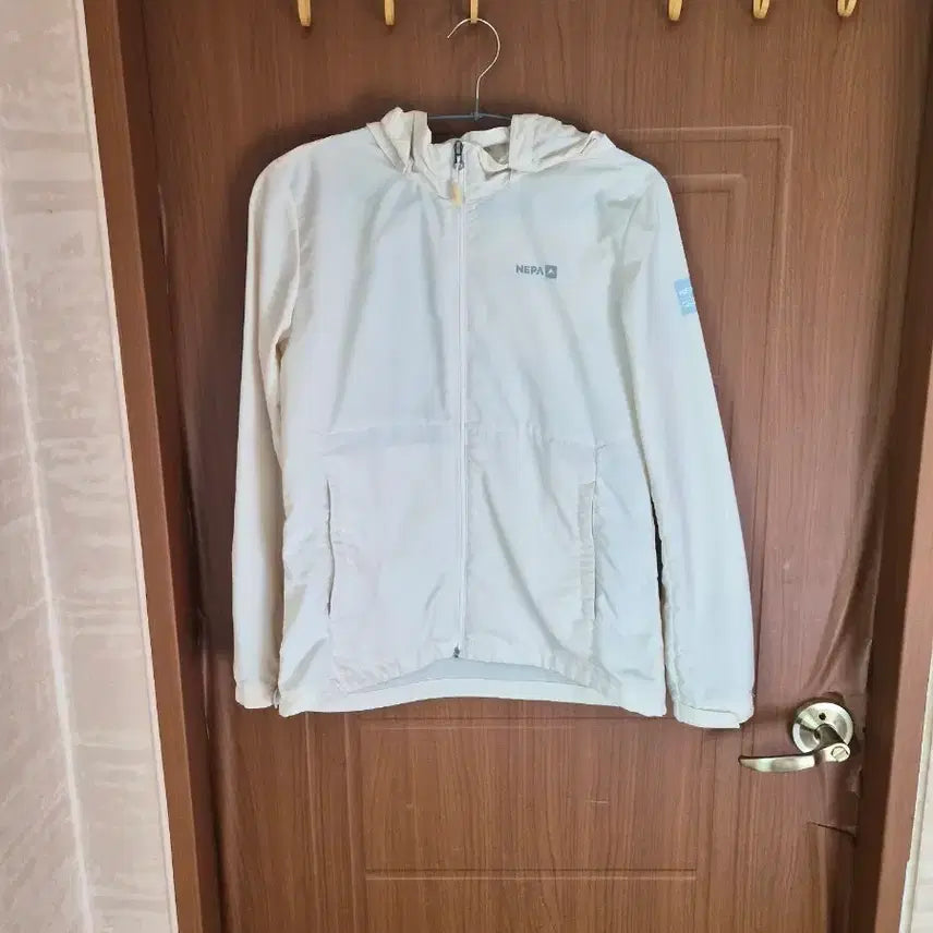 [BUNJANG] Nepa Yellow Windbreaker Jacket + Covernat Butter Color Bag / 네파-연노랑(버터색)바람막이 자켓+커버낫 버터색 가방