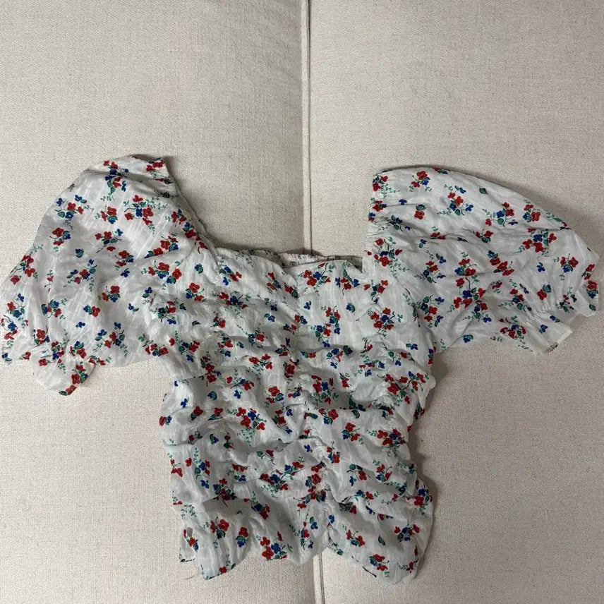 [BUNJANG] Floral Pattern Shirred Blouse / 플라워 패턴 셔링 블라우스
