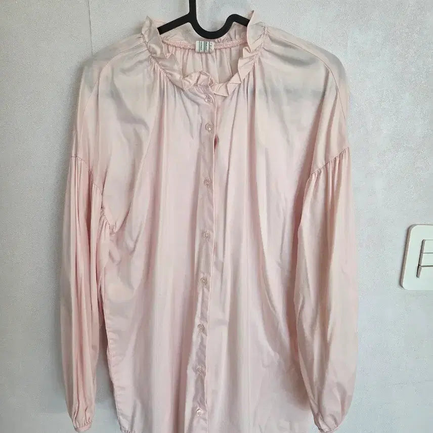 [BUNJANG] Baby Pink Frill Blouse / 베이비핑크 프릴블라우스