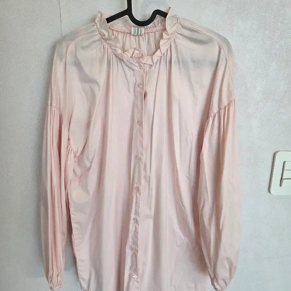 [BUNJANG] Baby Pink Frill Blouse / 베이비핑크 프릴블라우스