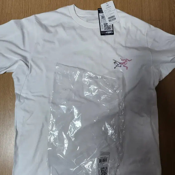 [BUNJANG] Arc'teryx Short Sleeve T-Shirt White New / (정품)아크테릭스 반팔 티셔츠 화이트 새상품