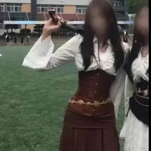 [BUNJANG] Pirate Graduation Photo Costume - Outfit 2 / 해적,보헤미안 졸업사진 (두벌보유) 2번옷