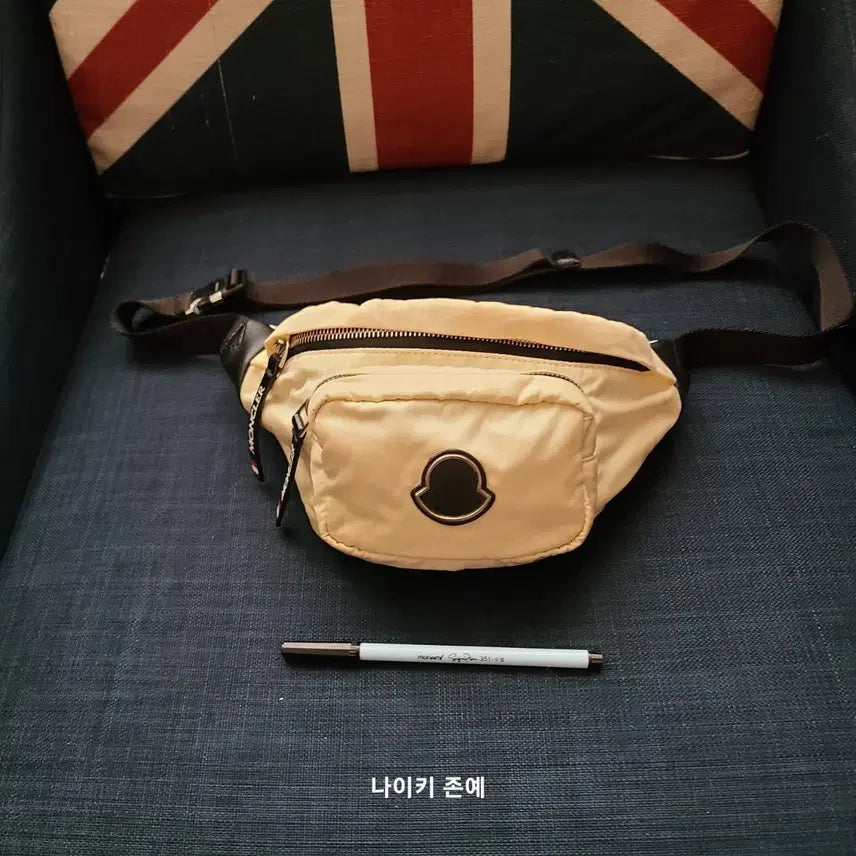 [BUNJANG] Moncler Belt Bag / 몽클레어 벨트백 힙색백 가방