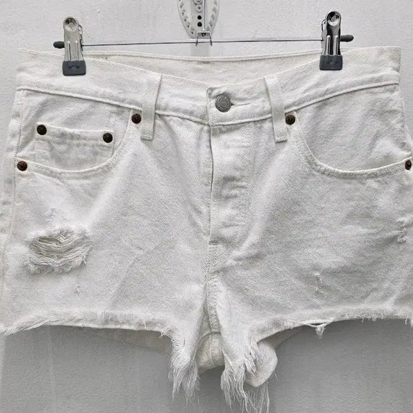 [BUNJANG] Levi's White Denim Hot Shorts / 리바이스 화이트 데님 핫팬츠 반바지
