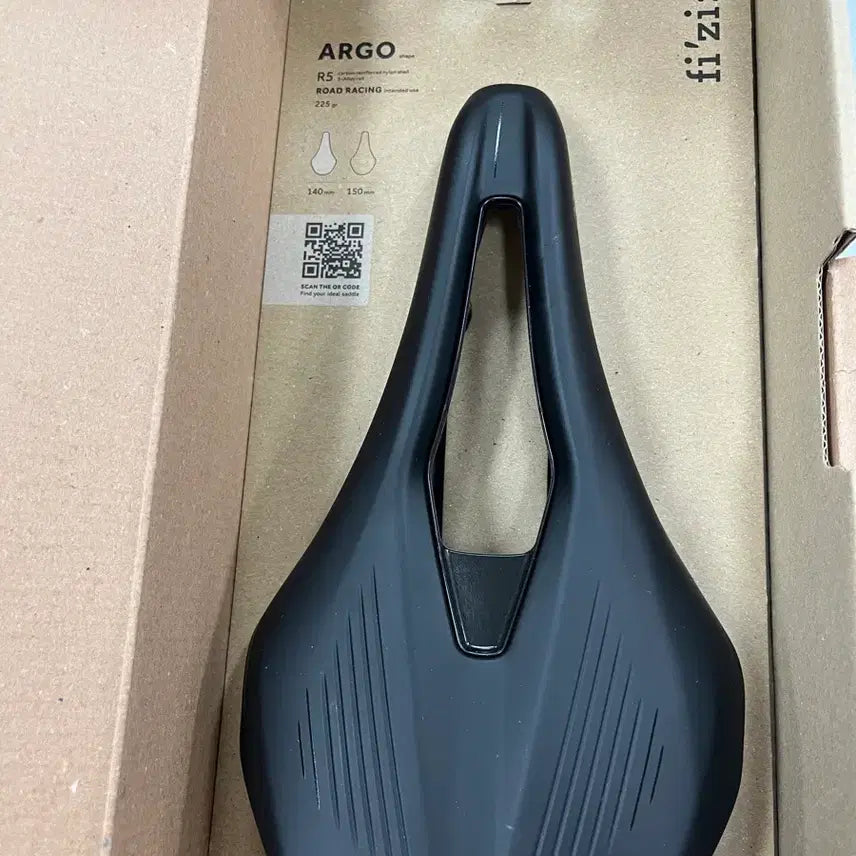 [BUNJANG] Fizik Vento Argo R5 140mm Saddle - Unused New / 피직 벤토 아르고 r5 140mm 미사용 새제품