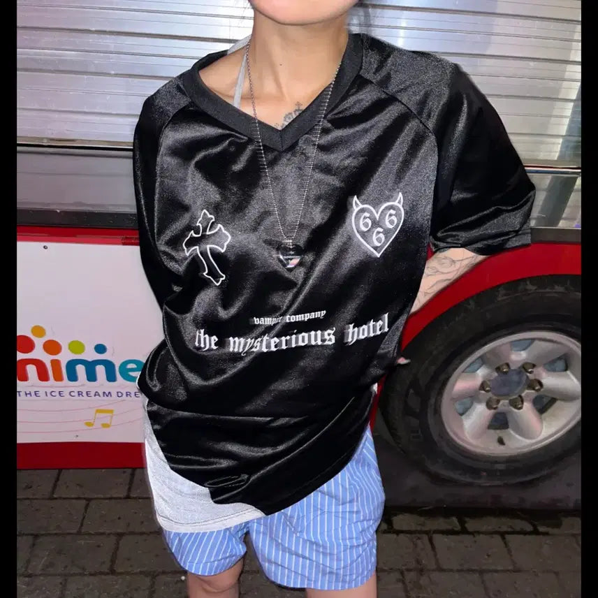[BUNJANG] Mysterious Hotel Oversized Soccer T-Shirt / 미스테리어스호텔 글로시 오버 사커 티셔츠