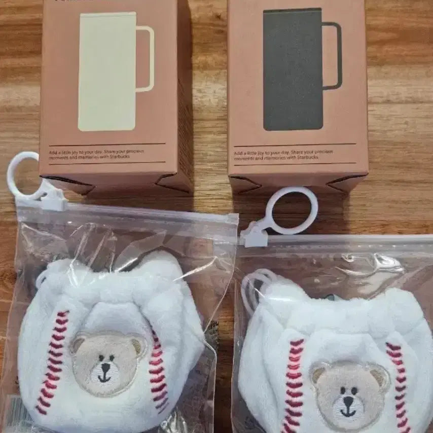 [BUNJANG] Starbucks Tumbler & Bear Baseball Drawstring Keyring / 새상품>스타벅스] 베어야구복조리키링