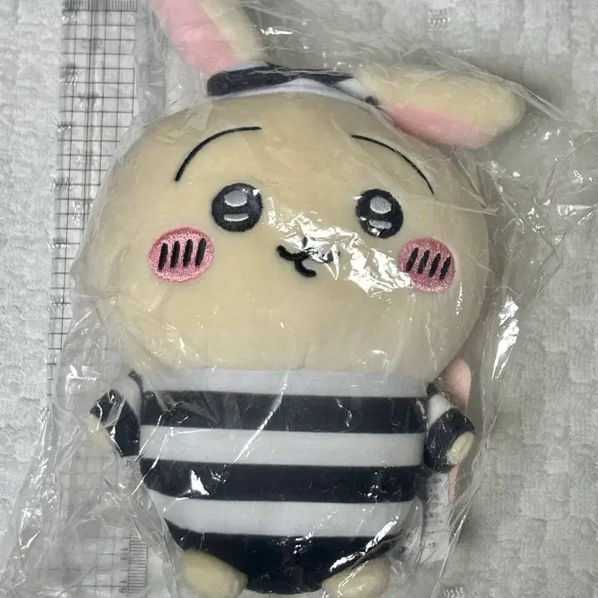 [BUNJANG] Chikawa UsaGi 20cm Stuffed Doll / 미개봉)죄수 우사기 20cm 봉제인형