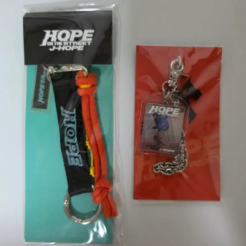 [BUNJANG] J-Hope On The Street 2 Types Set Keyring / 제이홉 온더스트릿 키링 2종 세트