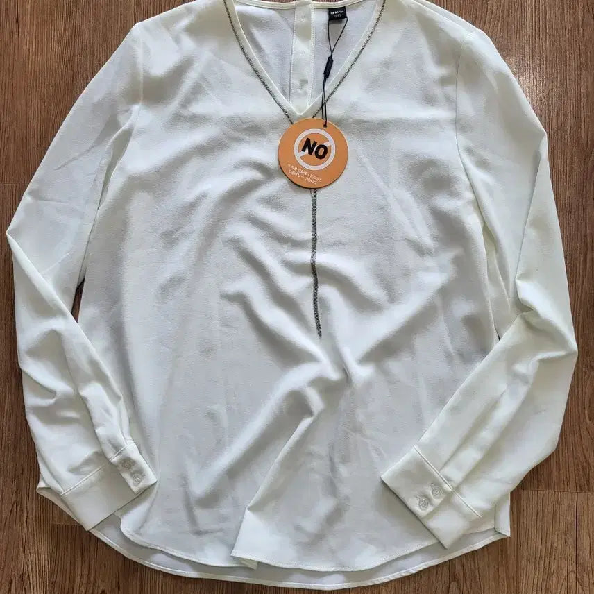 [BUNJANG] White V-Neck Long-Sleeve Blouse (Free Size) / 화이트 브이넥 긴팔 블라우스 새제품 프리사이즈