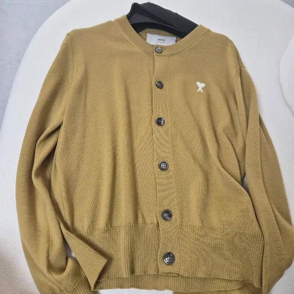 [BUNJANG] AMI Small Heart Logo Cardigan / 아미 스몰 하트 로고 가디건 S