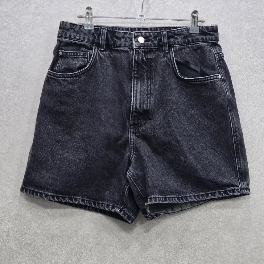 [BUNJANG] ZARA TRF Collection Black Denim Shorts / 자라 TRF 컬렉션 블랙 데님 숏팬츠