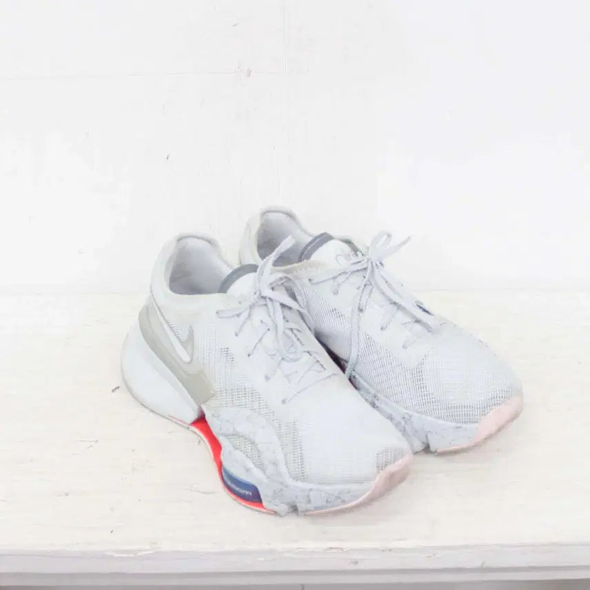 [BUNJANG] Nike Women's Air Zoom SuperRep 3 Training Shoes / [정품] 나이키 여성 운동화 에어줌 슈퍼렙3 워킹화 신상 235 정인샵