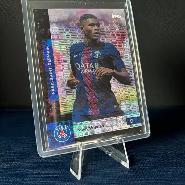 [BUNJANG] Nuno Mendes Refractor PSG Paris Saint-Germain Football Card / 누누 멘데스 리플랙터 PSG 파리 생제르망 누노 탑스 축구 카드