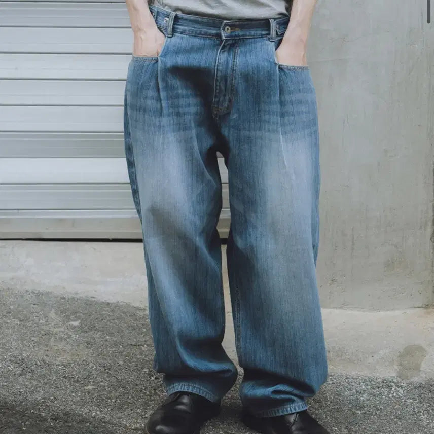 [BUNJANG] Carhartt WIP One Tuck Wide Tapered Denim Pants / 카락터새상품 One tuck wide tapered denim pants