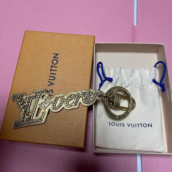 [BUNJANG] Louis Vuitton Pharrell Lovers Unique Bag Charm / 루이비통 백참 퍼렐 러버스 초초초한정