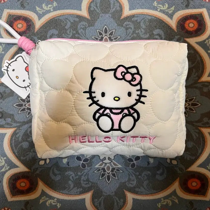 [BUNJANG] Hello Kitty Quilting Pouch Bag / 헬로키티_퀼팅 파우치 가방 새상품