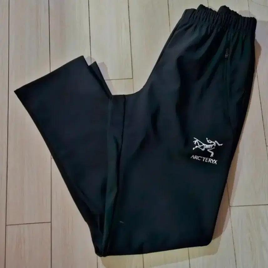 [BUNJANG] Arc'teryx Black Functional Training Pants / 아크테릭스 블랙 기능성 트레이닝 바지