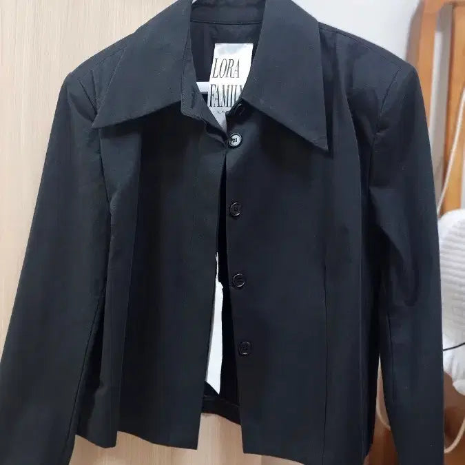 [BUNJANG] Laura Family Black Crop Jacket / 로라패밀리 블랙 크롭 자켓