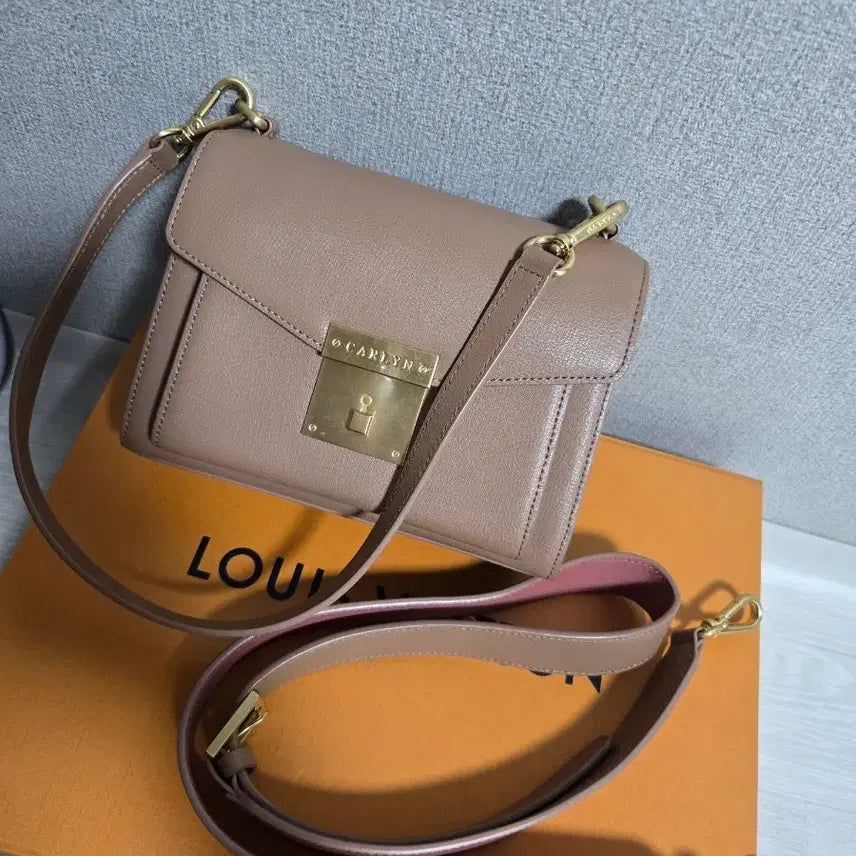 [BUNJANG] Carlyn Beige Tote Bag Shoulder Bag / 칼린  베이지 토트백 숄더백
