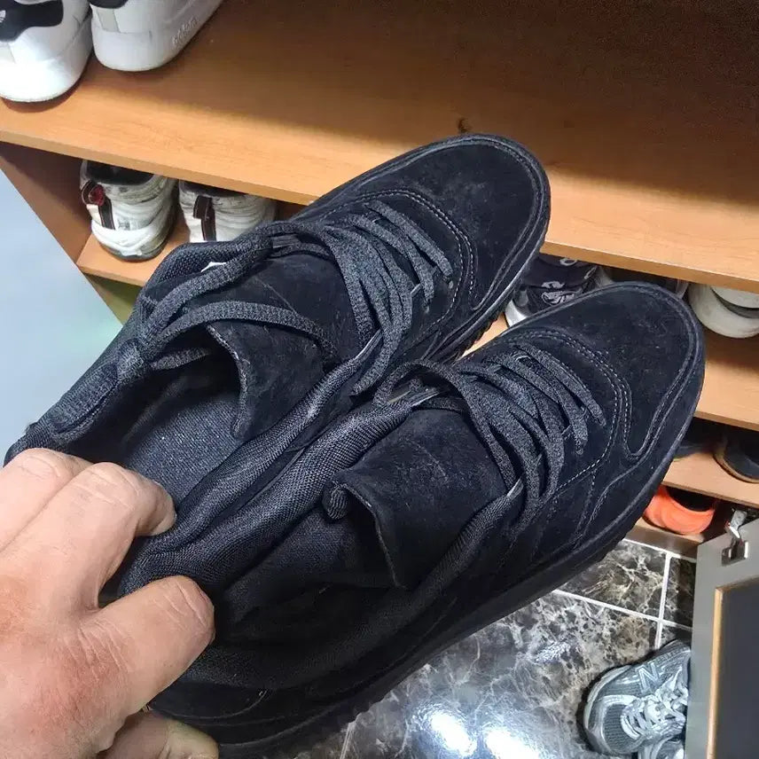 [BUNJANG] Black Suede Sneakers 280 / 블랙 스웨이드 운동화 280