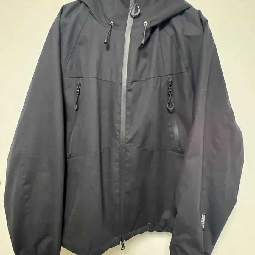 [BUNJANG] Black Windbreaker Jacket / 뺏뺏한 바람막이 입니다