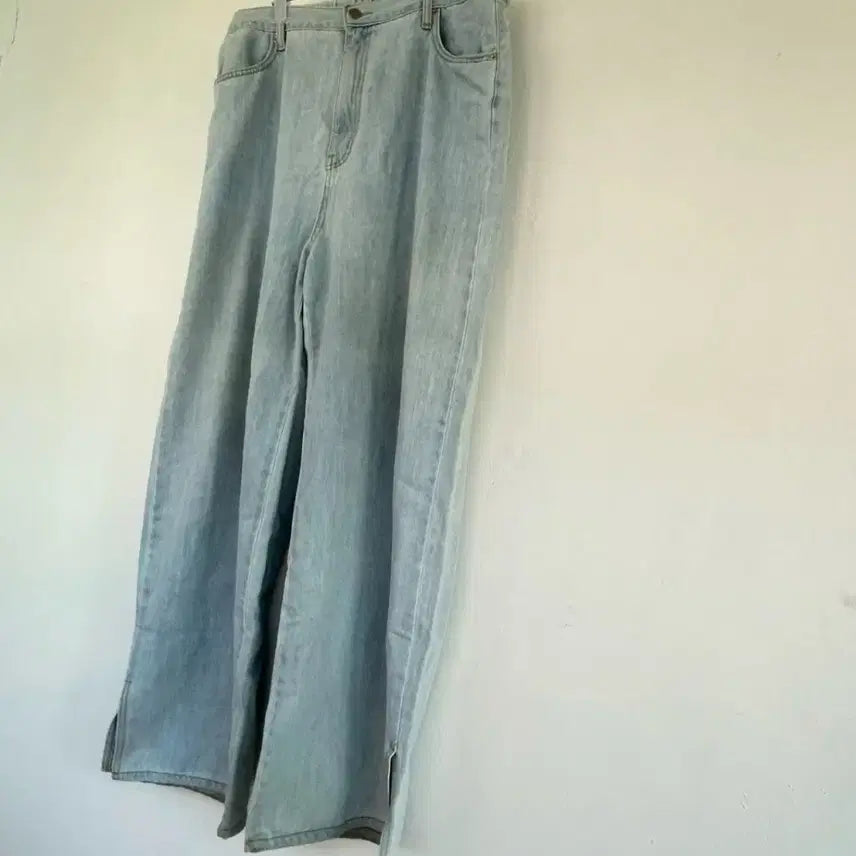 [BUNJANG] Light Wash Denim Wide Slacks with Slit / 연청 데님 와이드 슬랙스 트임바지