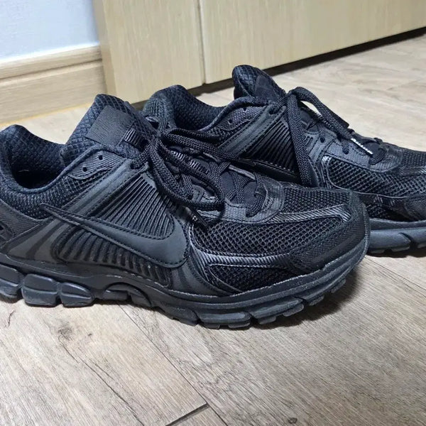 [BUNJANG] Nike Zoom Vomero 5 SP Black / 290) 나이키 줌 보메로 5 SP 블랙
