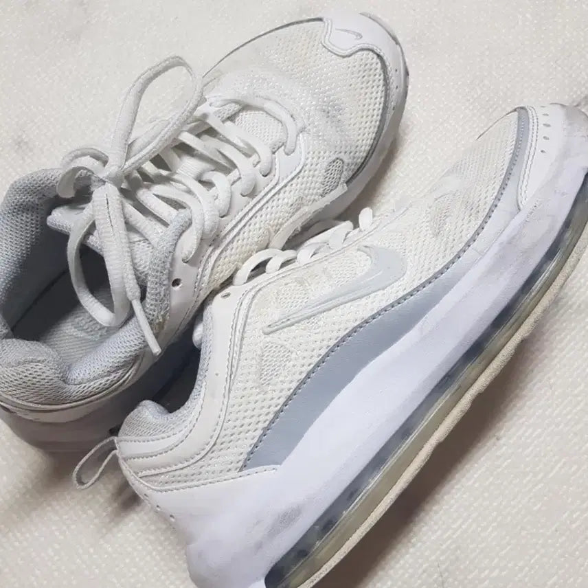 [BUNJANG] Nike White Sneakers / 나이키 흰색 운동화