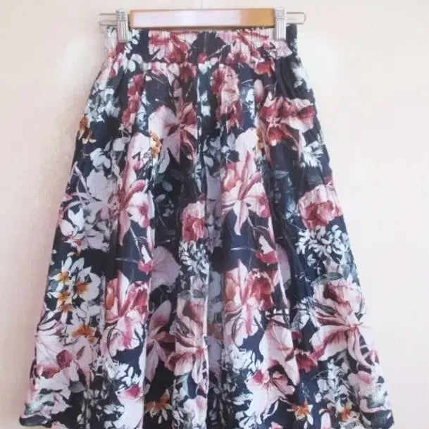 [BUNJANG] Navy Flower Cotton Skirt / 네이비 플라워 / 코튼 스커트 (새옷)