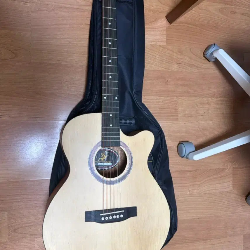 [BUNJANG] Swift Horse Beginner Acoustic Guitar / 스위프트 홀스 기타 판매(입문용)